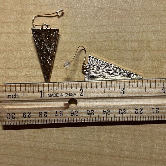 Leaf earrings - Picture 3 of 3